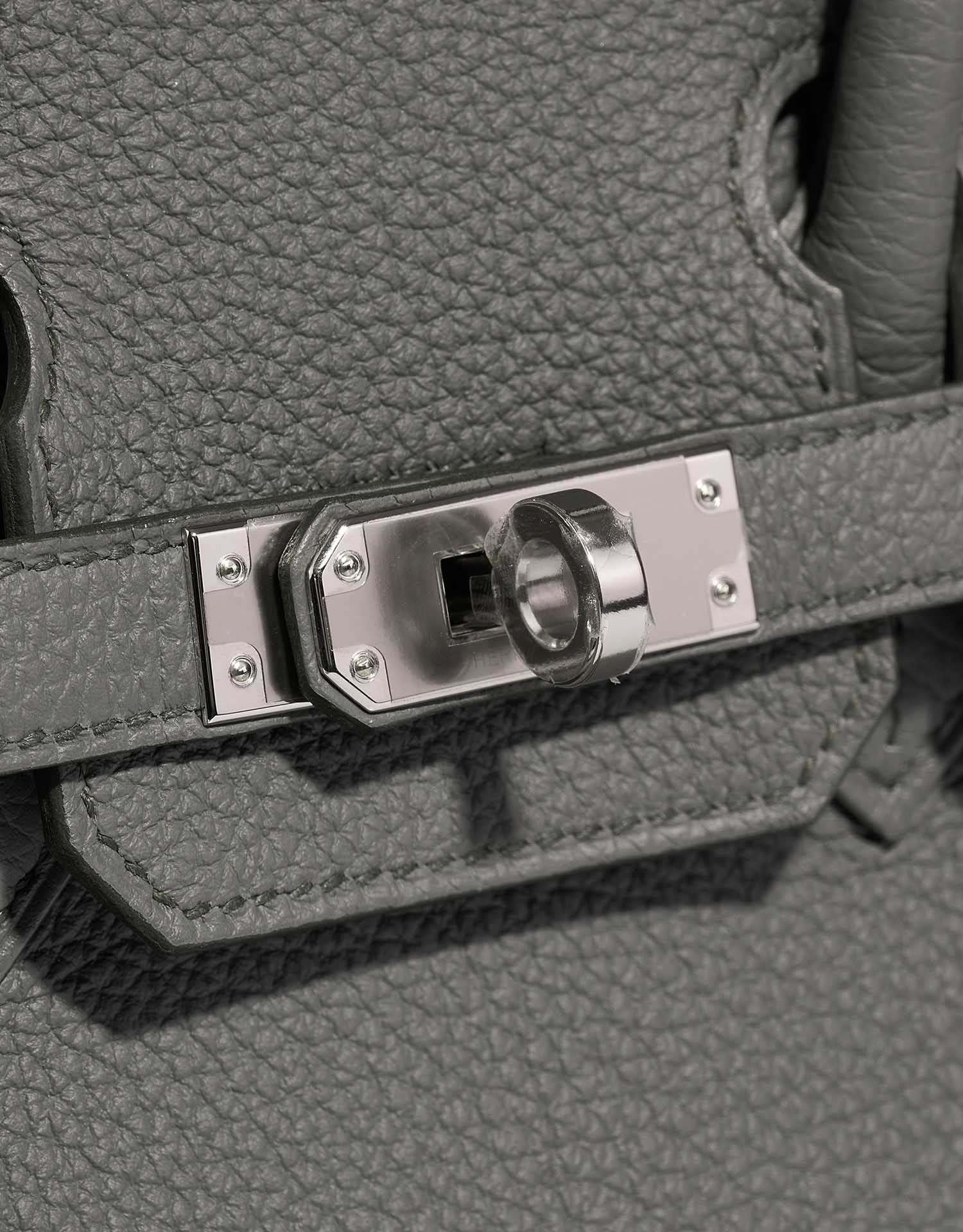 Hermès Birkin 25 VertAmande Closing System  | Sell your designer bag on Saclab.com