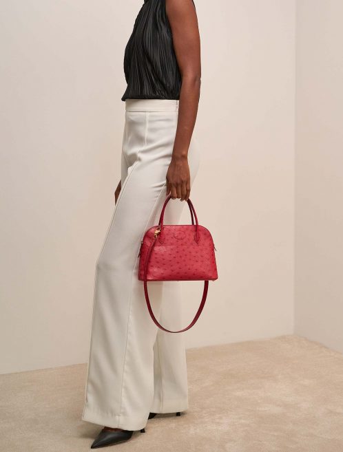 Hermès Bolide 27 RougeVif auf Model | Verkaufen Sie Ihre Designertasche auf Saclab.com