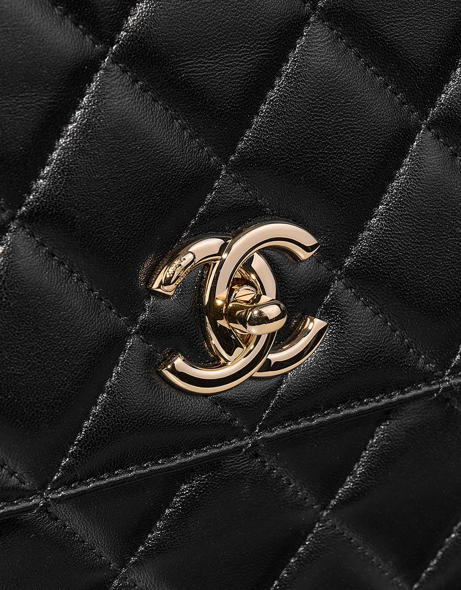 Chanel TrendyCC Large Black Closing System  | Sell your designer bag on Saclab.com
