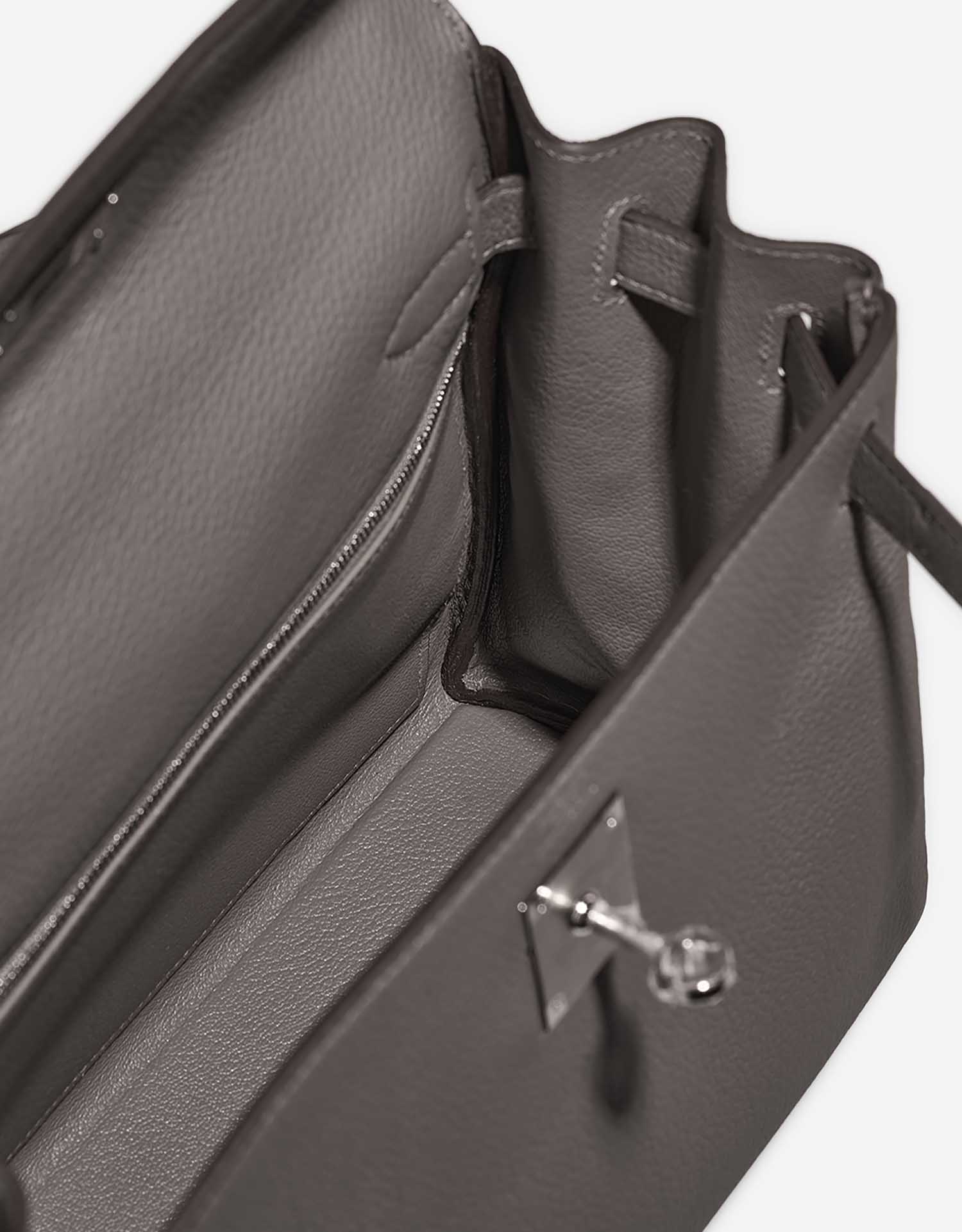 Hermès Kelly 28 GrisMeyer Inside  | Sell your designer bag on Saclab.com