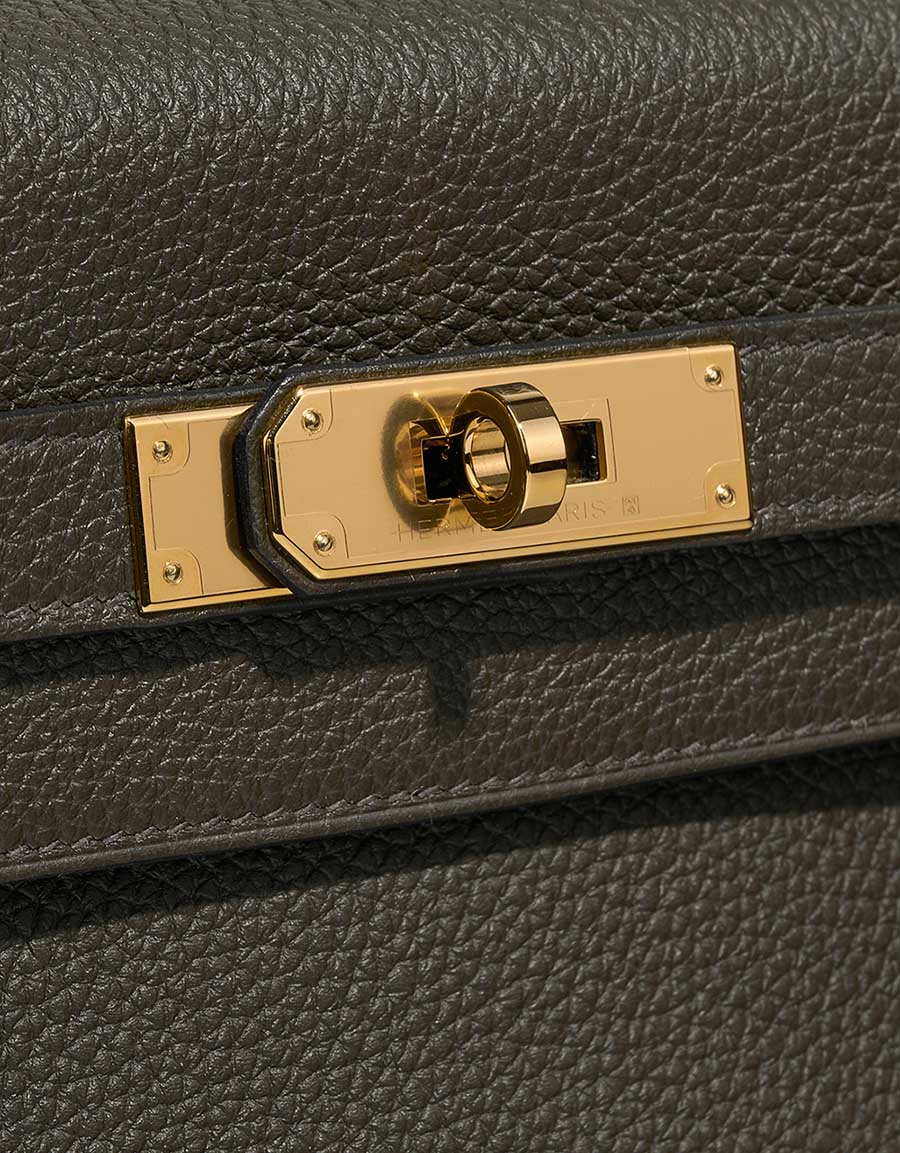 Hermès Kelly 28 VertDeGris Verschluss-System | Verkaufen Sie Ihre Designer-Tasche auf Saclab.com