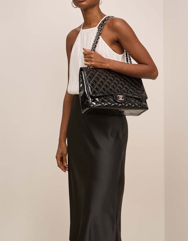 Chanel Timeless Maxi Black Front | Vendez votre sac de créateur sur Saclab.com