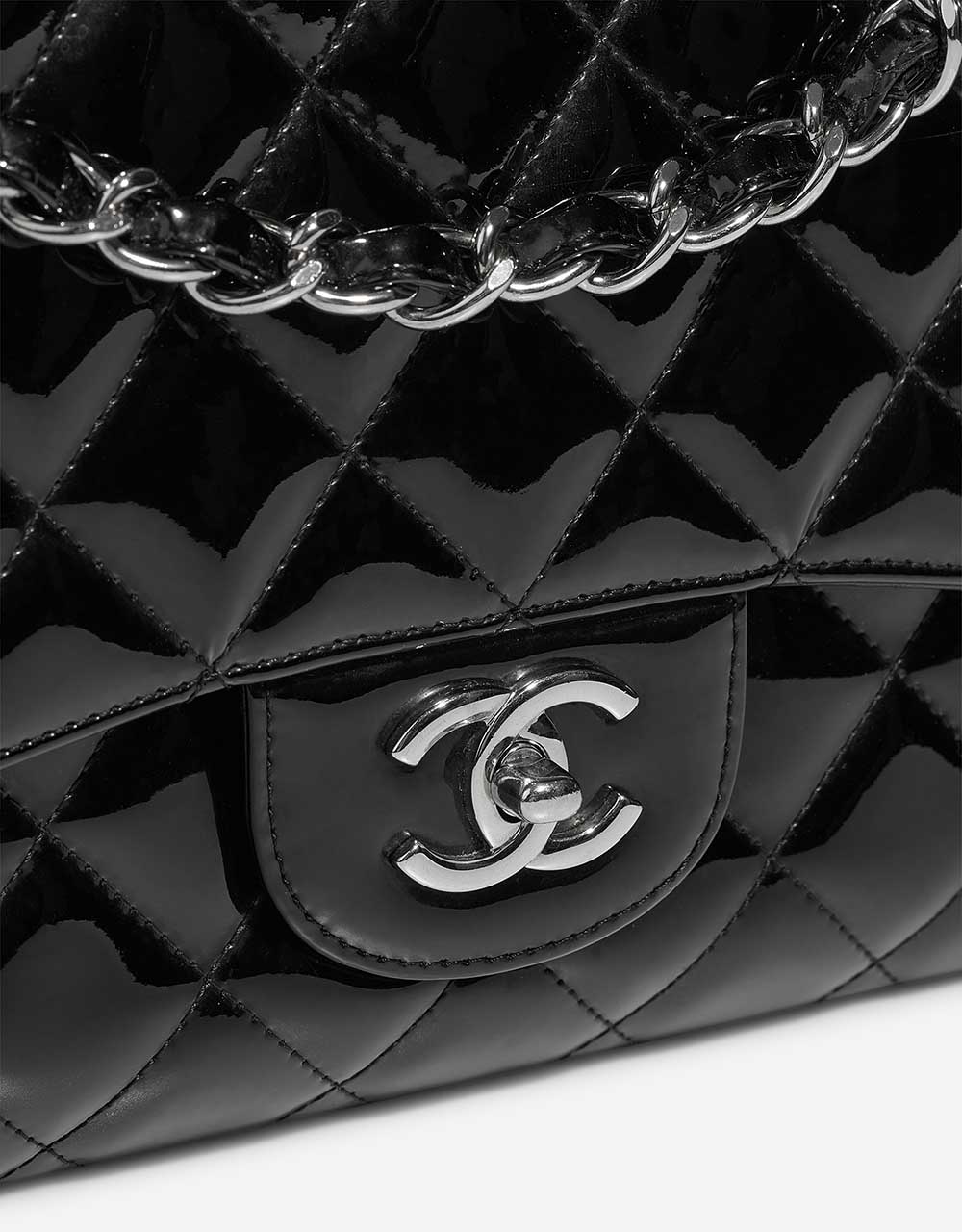 Chanel Timeless Maxi Black Closing System  | Sell your designer bag on Saclab.com