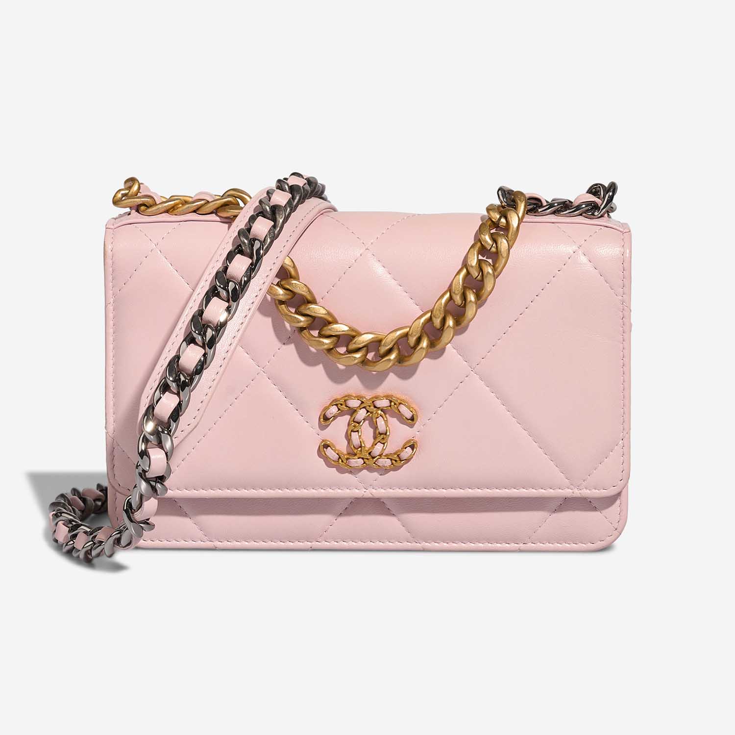 Chanel 19 Walletonchain Lightpink Front  S | Sell your designer bag on Saclab.com