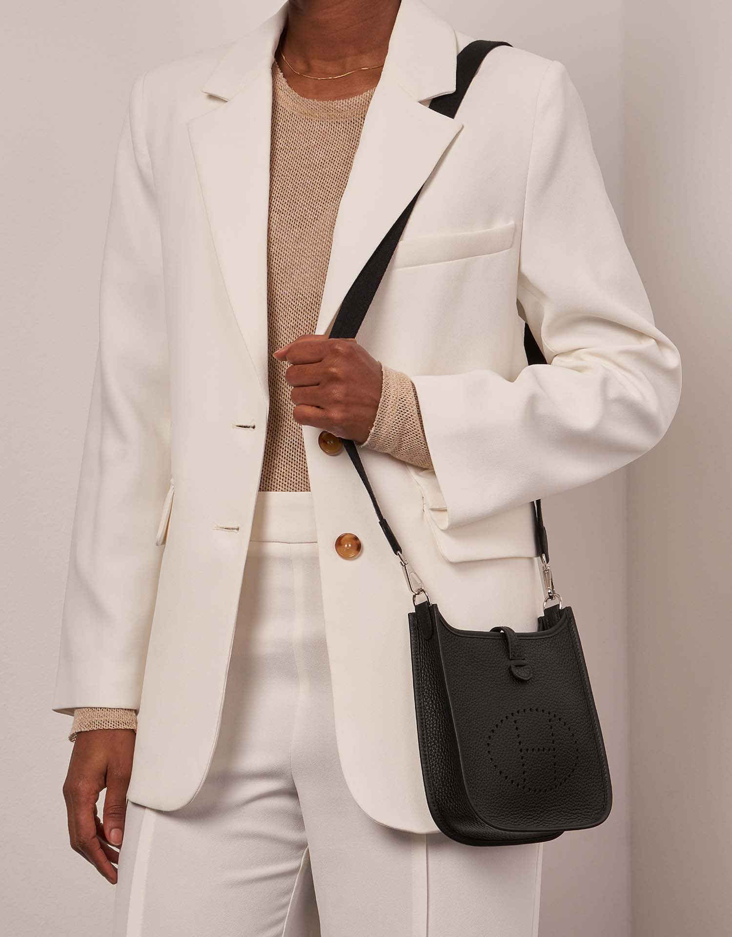 Pre-owned Hermès bag Evelyne 16 Taurillon Clémence Black Black | Sell your designer bag on Saclab.com