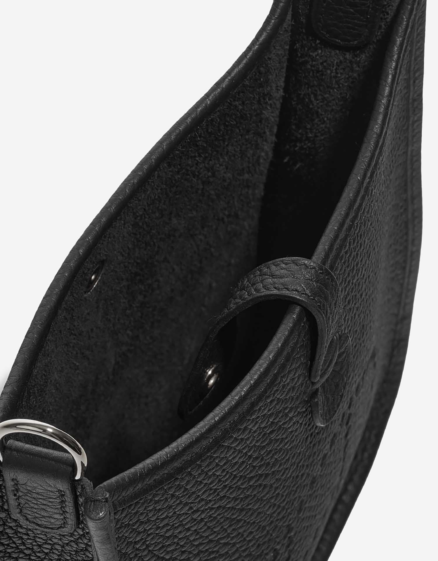 Hermès Evelyne 16 Black Inside  | Sell your designer bag on Saclab.com