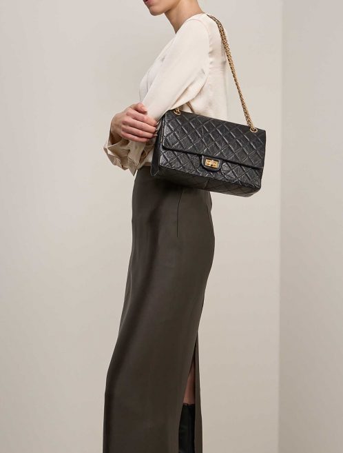 Chanel 255 226 Black on Model | Sell your designer bag on Saclab.com