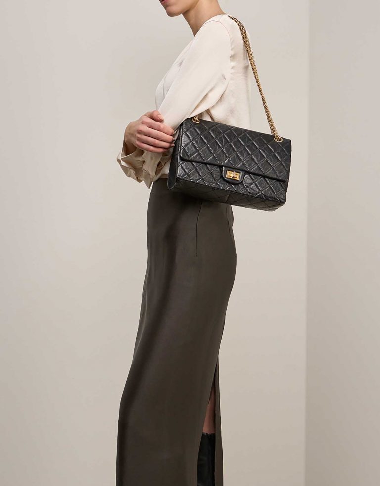 Chanel 255 226 Black Front  | Sell your designer bag on Saclab.com