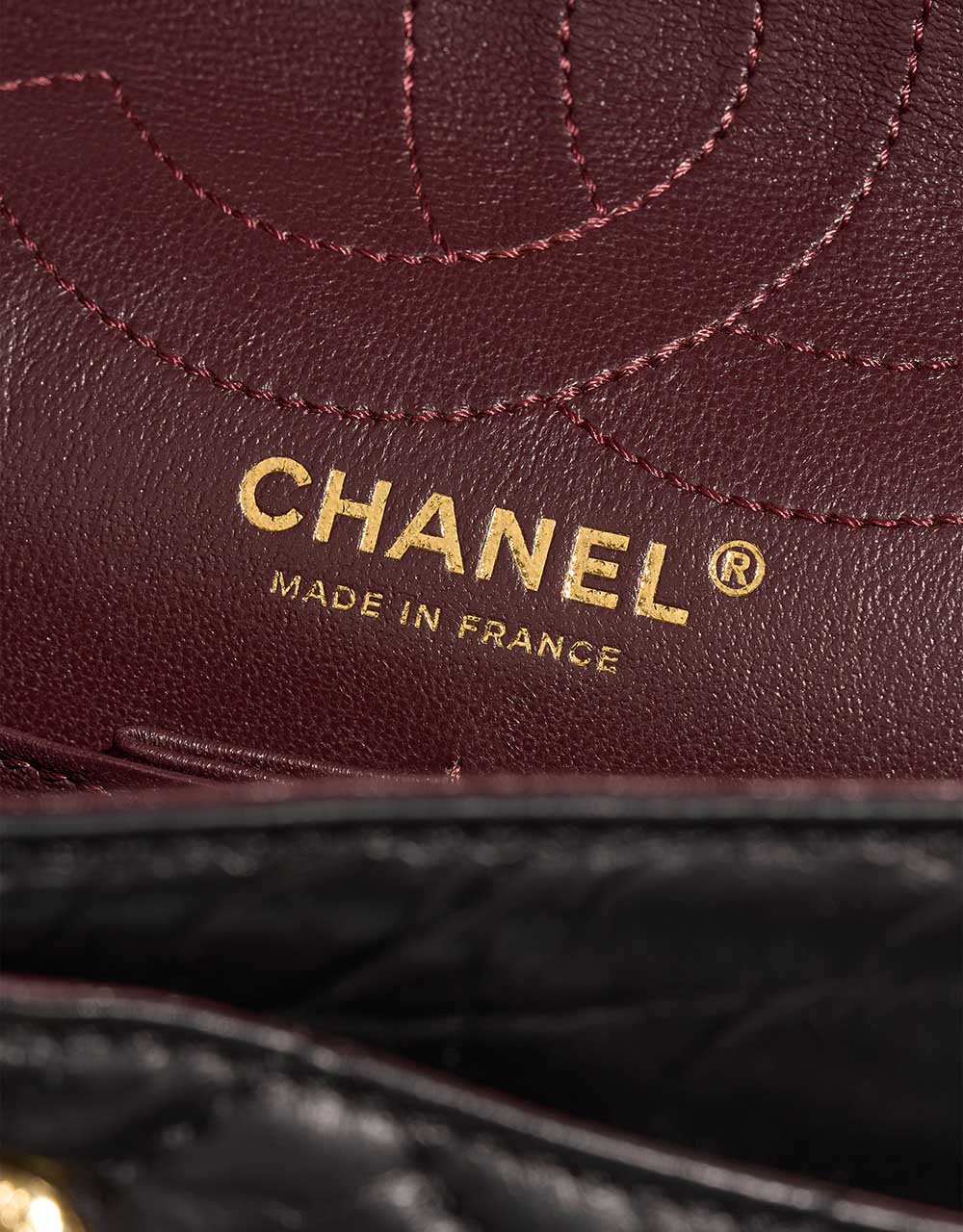 Chanel 255 226 Black Logo  | Sell your designer bag on Saclab.com