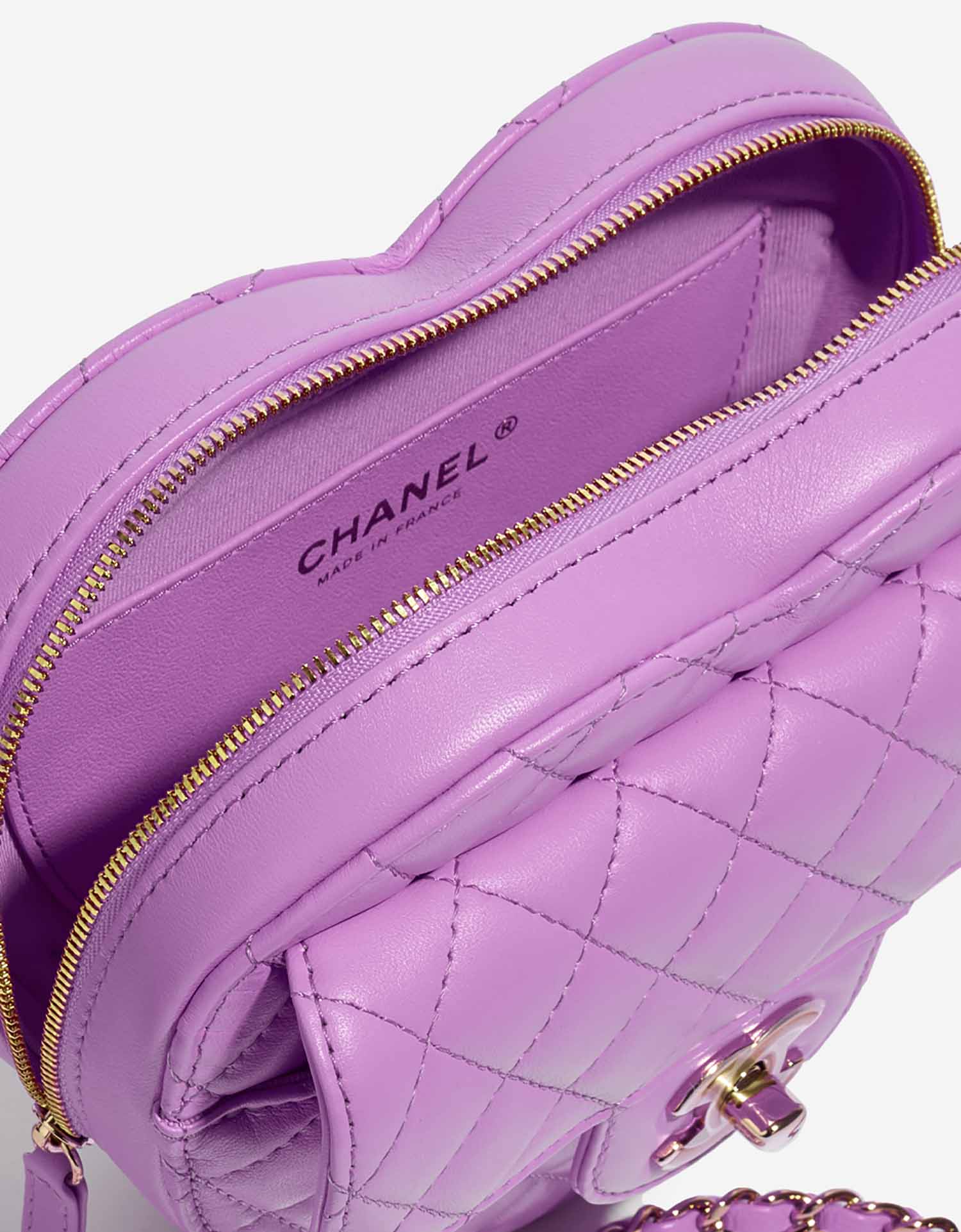 Chanel TimelessHeart Medium Violet Inside  | Sell your designer bag on Saclab.com