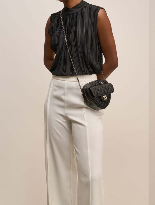Chanel Timeless Heart Medium Black on Model | Sell your designer bag on Saclab.com