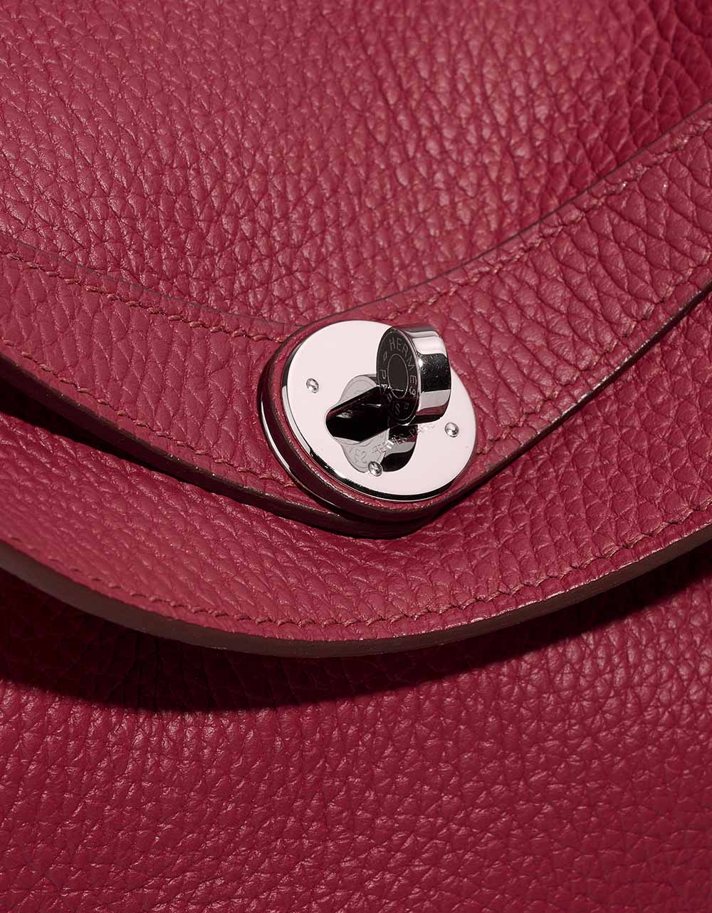 Hermès Lindy 34 Rubis Verschluss-System | Verkaufen Sie Ihre Designer-Tasche auf Saclab.com