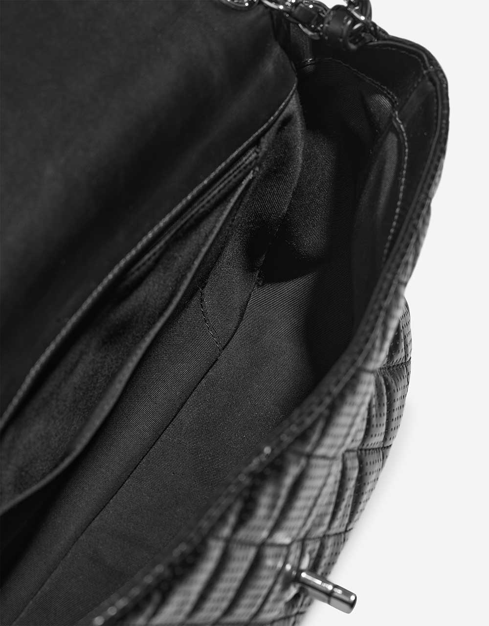 Chanel Timeless Jumbo Black Inside  | Sell your designer bag on Saclab.com