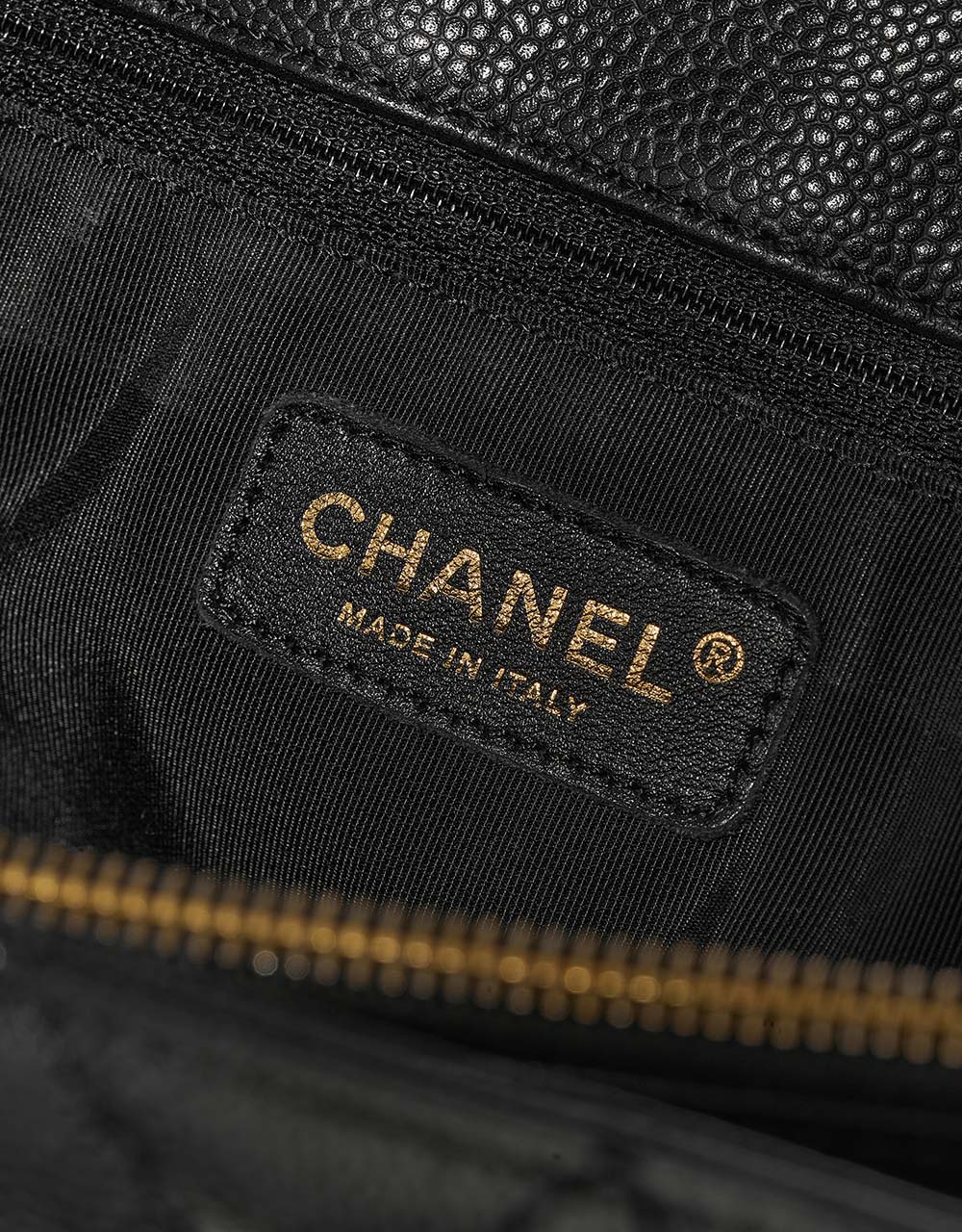 Chanel ShoppingTote Grande Black Logo  | Sell your designer bag on Saclab.com