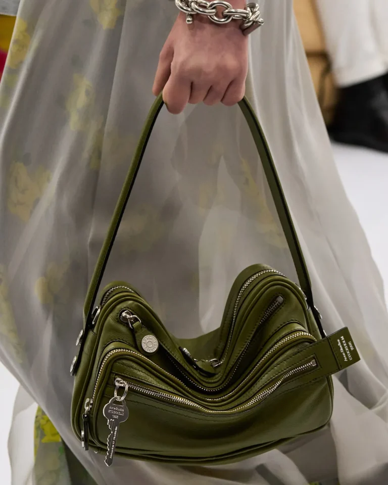 Bag Trends 2025 - Dark green Acne bag