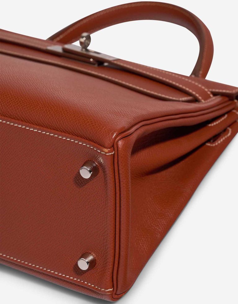 Hermès Kelly 28 Veau Courchevel Brique Signs of wear | Sell your designer bag