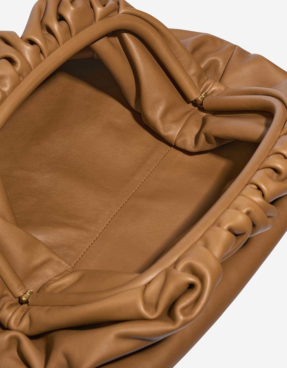 BottegaVeneta Pouch One-size Teak Inside  | Sell your designer bag on Saclab.com