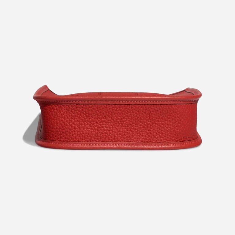 Hermès Evelyne 16 RougeVermillon-RougeVif Bottom | Vendez votre sac de créateur sur Saclab.com