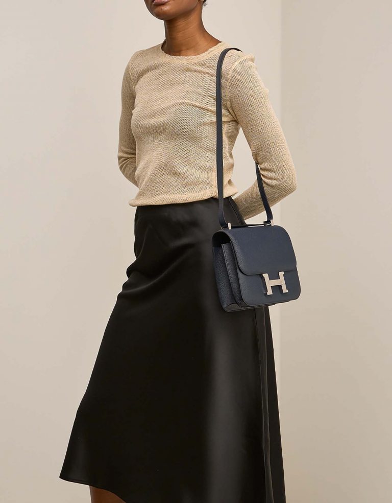 Hermès Constance 24 BleuIndigo Front | Verkaufen Sie Ihre Designer-Tasche auf Saclab.com
