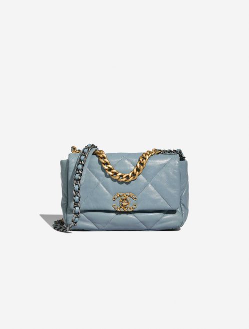 Chanel 19 Medium LightBlue Front | Vendre votre sac de créateur sur Saclab.com