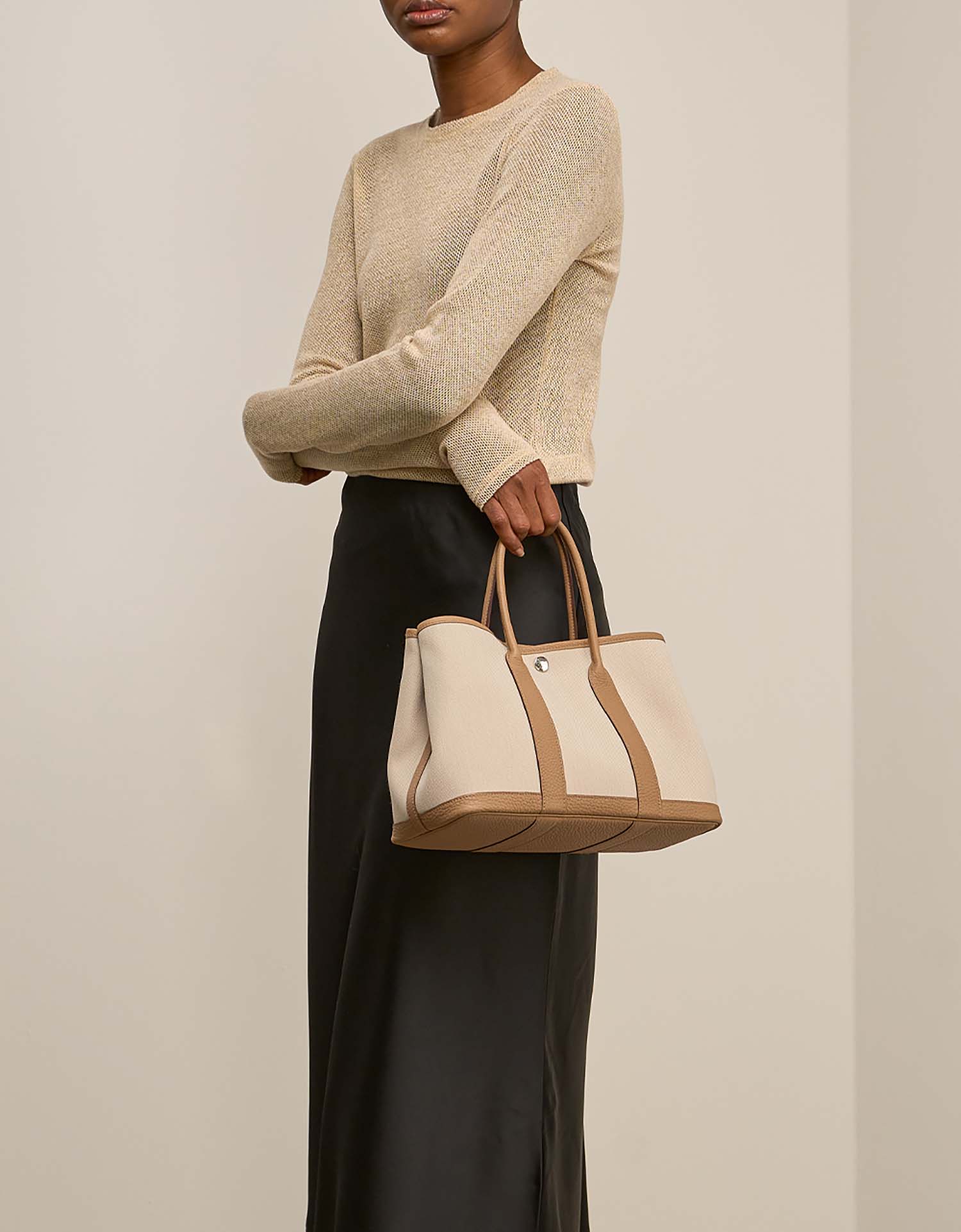 Hermès GardenParty 30 Beton-Biscuit on Model | Sell your designer bag on Saclab.com