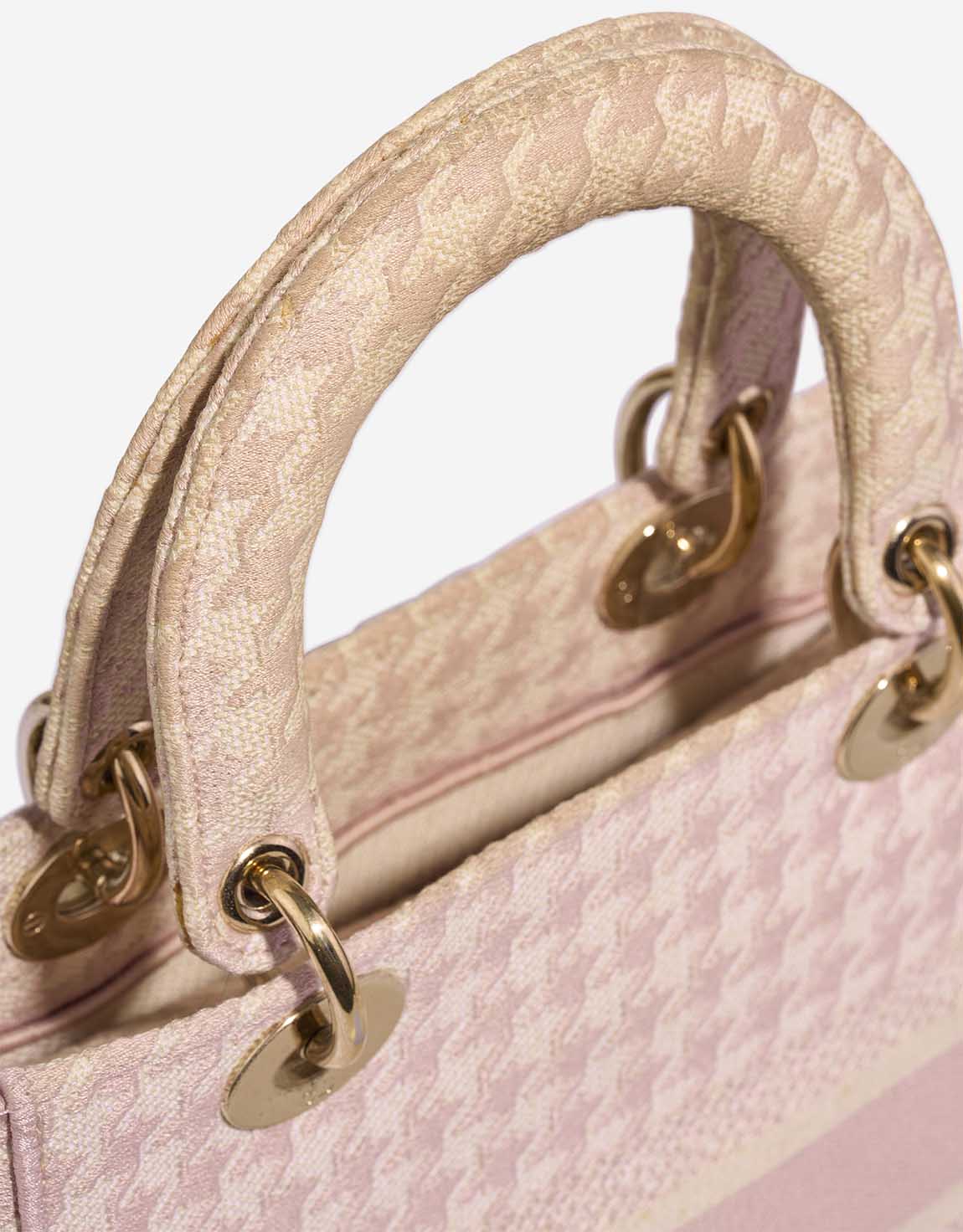 Dior LadyD-Lite Medium Beigerose signs of wear 1 | Sell your designer bag on Saclab.com