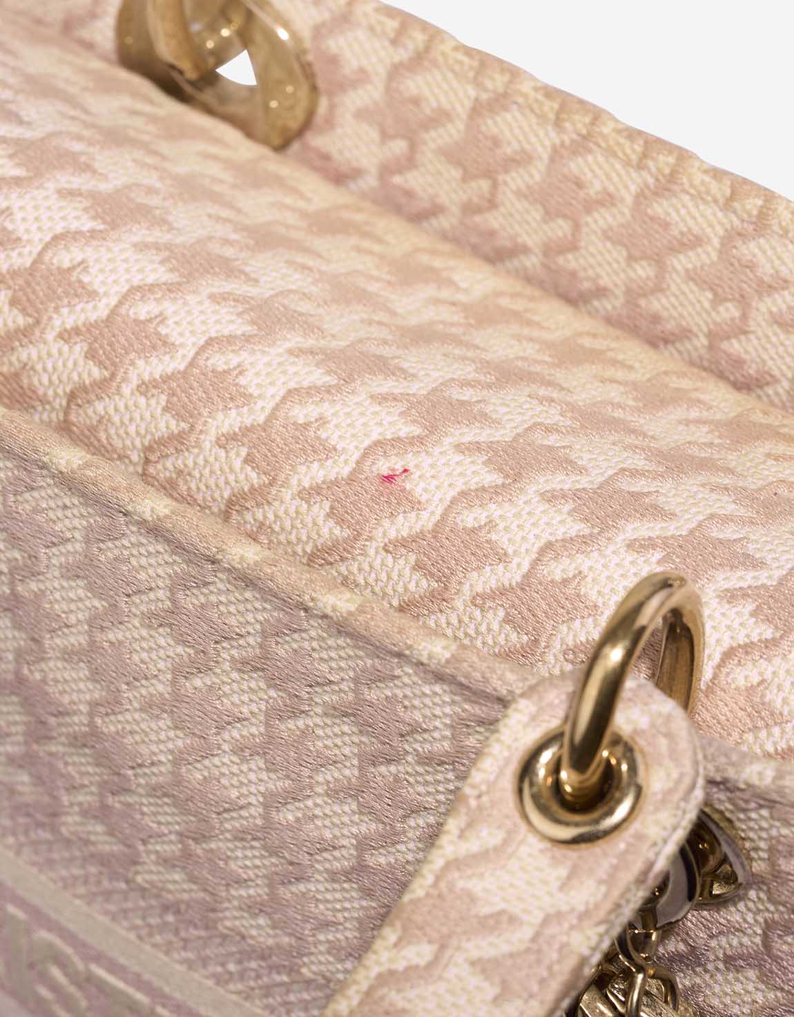 Dior LadyD-Lite Medium Beigerose signs of wear| Sell your designer bag on Saclab.com