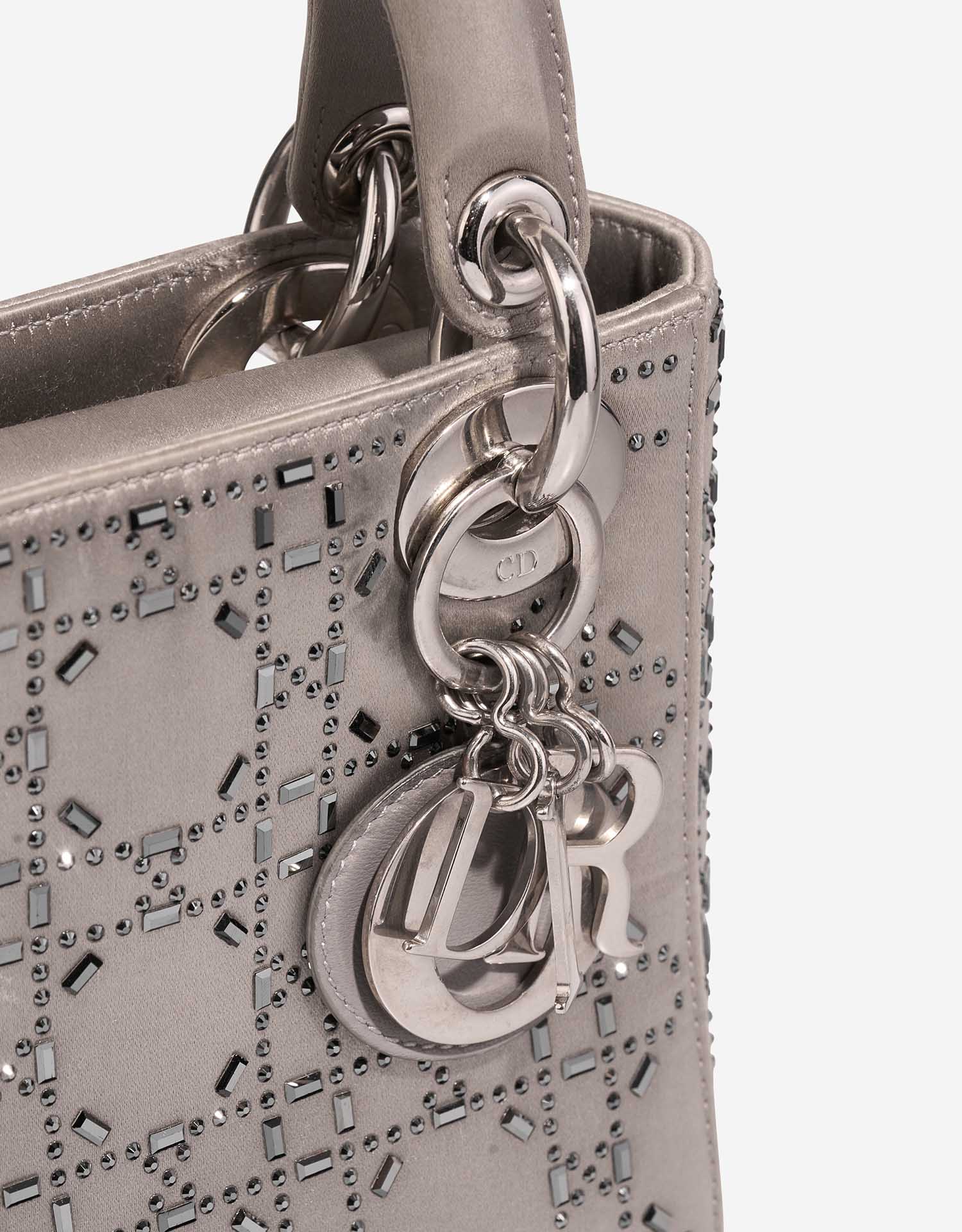 Dior Lady Mini Taupe Closing System  | Sell your designer bag on Saclab.com