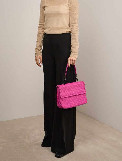 BottegaVeneta Olimpia Medium Pink on Model | Sell your designer bag on Saclab.com