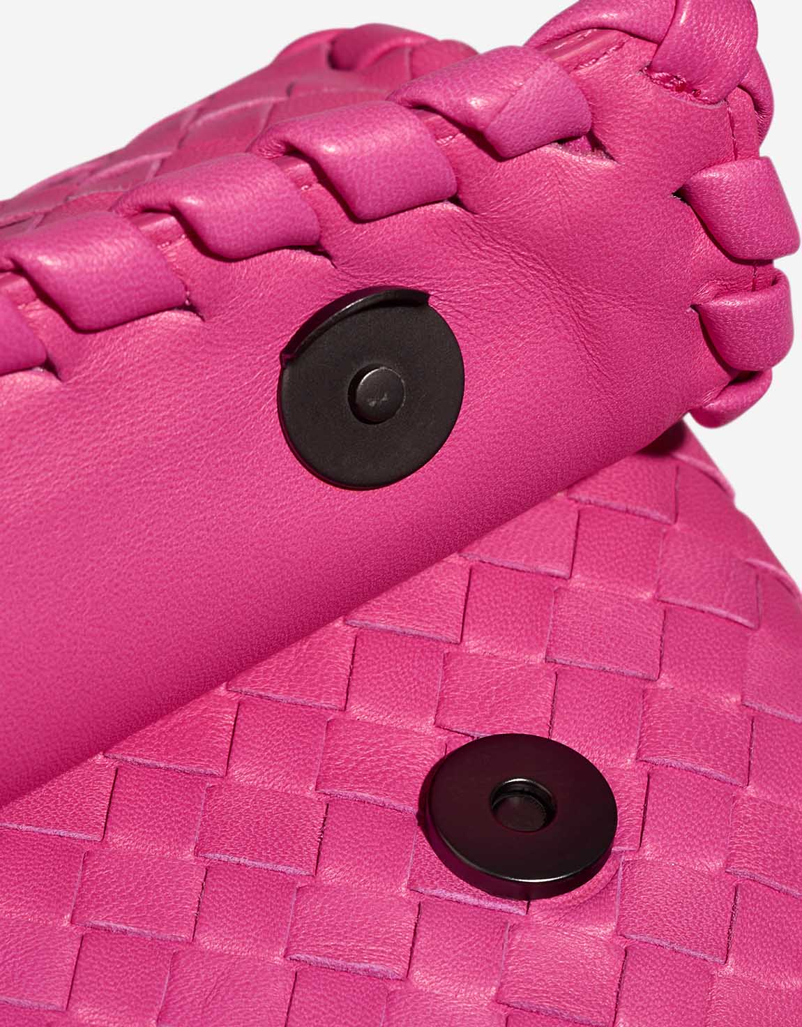 BottegaVeneta Olimpia Medium Pink Closing System  | Sell your designer bag on Saclab.com