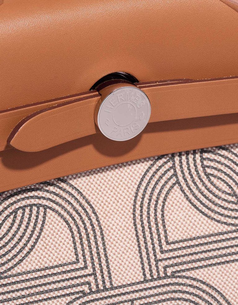 Pre-owned Hermès bag Herbag Circuit 24 31 Toile / Vache Hunter Gris Meyer / Écru / Beige / Naturel Grey, Multicolour, White | Sell your designer bag on Saclab.com