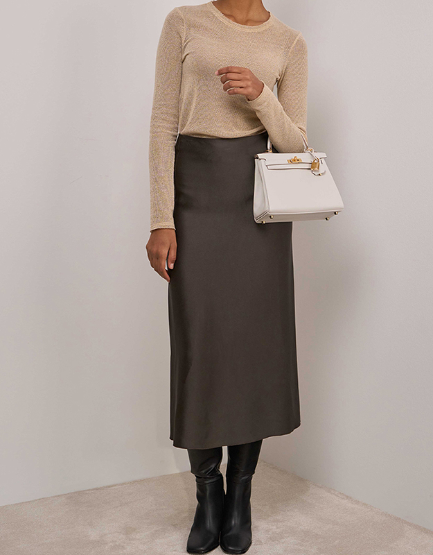 Hermès Kelly 25 Swift Gris Pâle Front | Verkaufen Sie Ihre Designer-Tasche