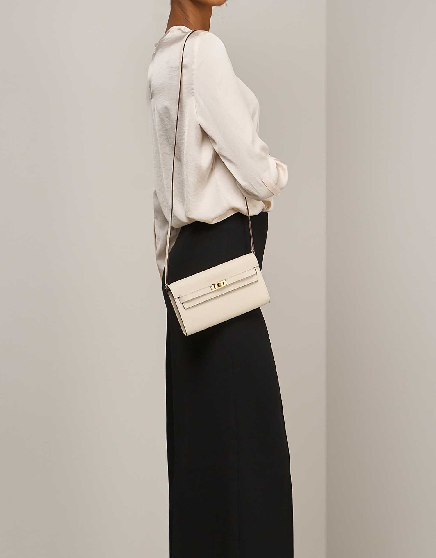Hermès Kelly To Go Epsom Nata / Sésame on Model | Sell your designer bag