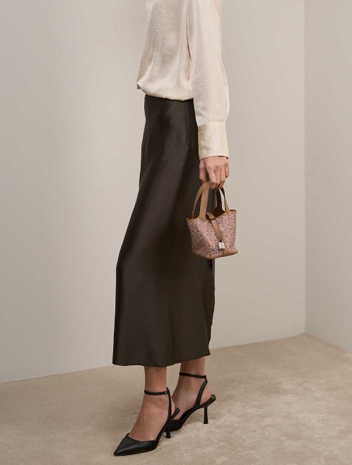 Hermès Picotin 14 Swift Chai Lucky Daisy on Model | Verkaufen Sie Ihre Designertasche