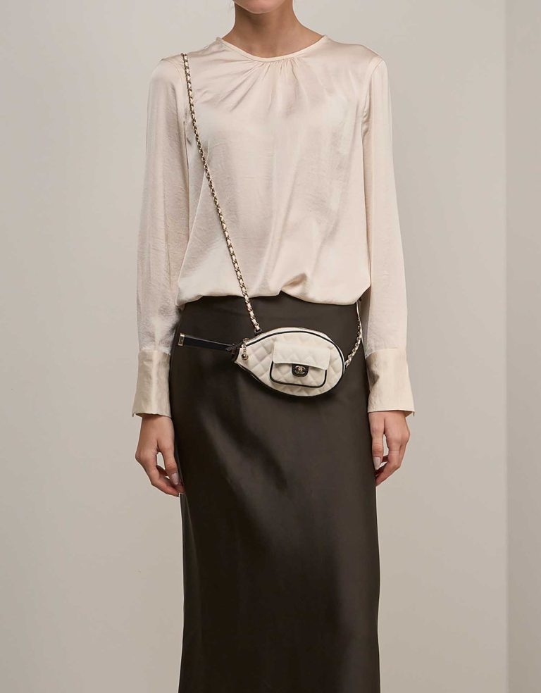 Chanel Clutch Cotton White Front | Verkaufen Sie Ihre Designer-Tasche