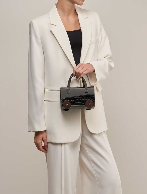 Hermès Minaudière Auto Petite H on Model | Sell your designer bag