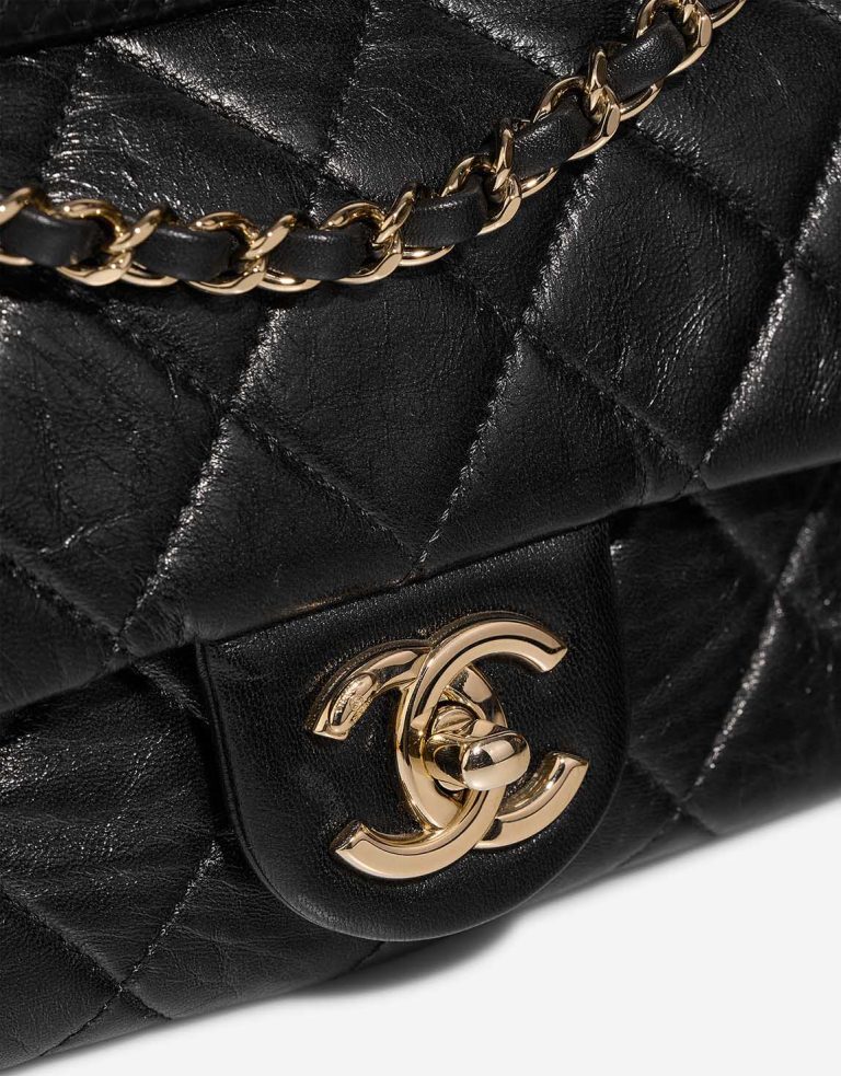 Chanel Timeless Petit veau vieilli / python noir Système de fermeture | Vendre votre sac de créateur