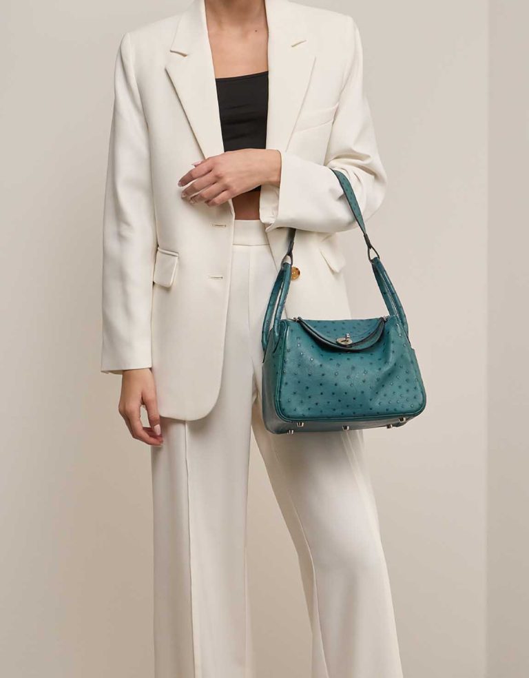 Hermès Lindy 26 Ostrich Malachite Front | Sell your designer bag