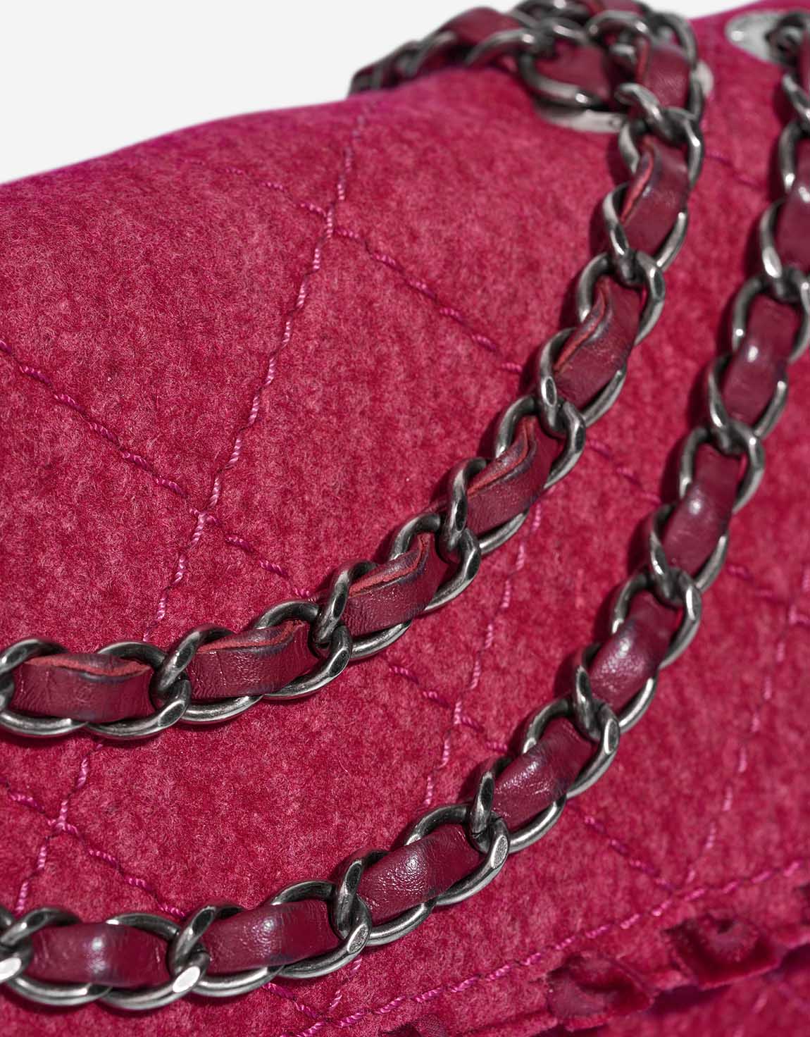 Chanel Timeless Medium Felt / Velvet Raspberry Signs of wear | Sell your designer bag