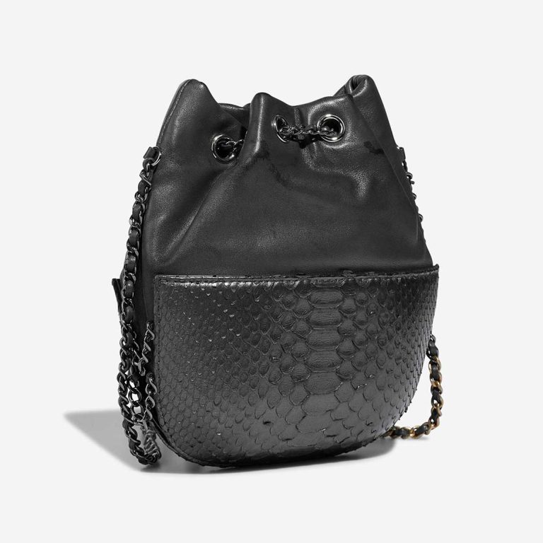 Chanel Bucket Bag Small Python / Lammleder Metallic Grau | Verkaufen Sie Ihre Designer-Tasche