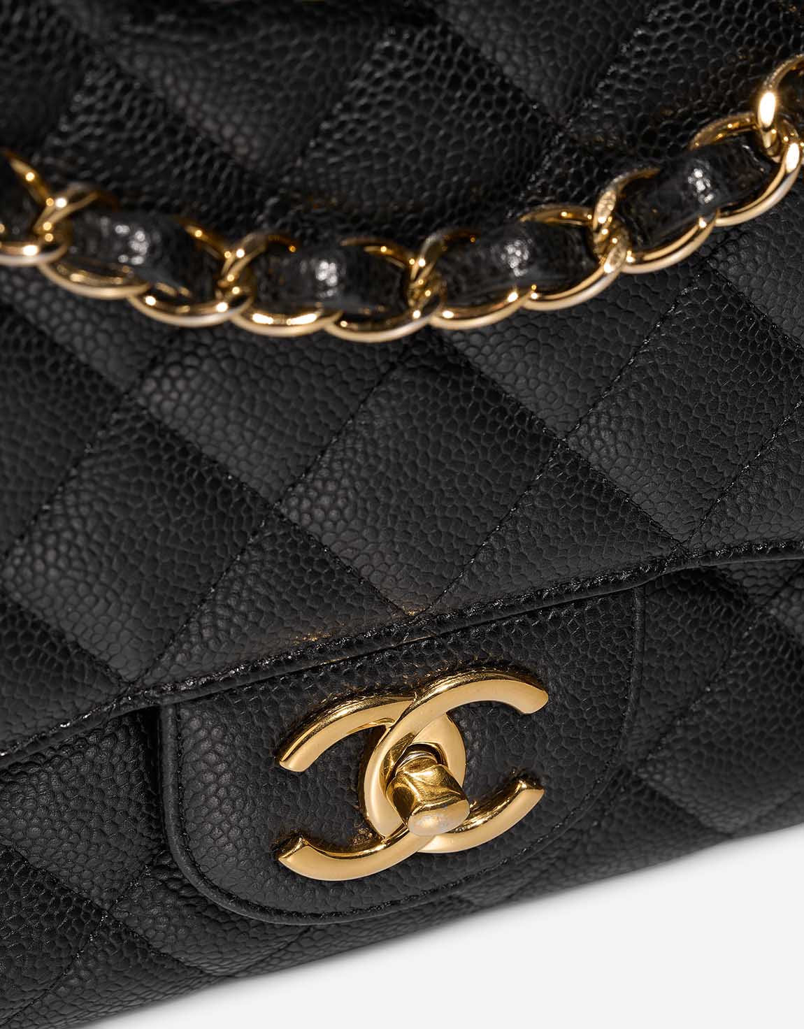 Chanel Timeless Maxi Caviar Black Closing System | Sell your designer bag