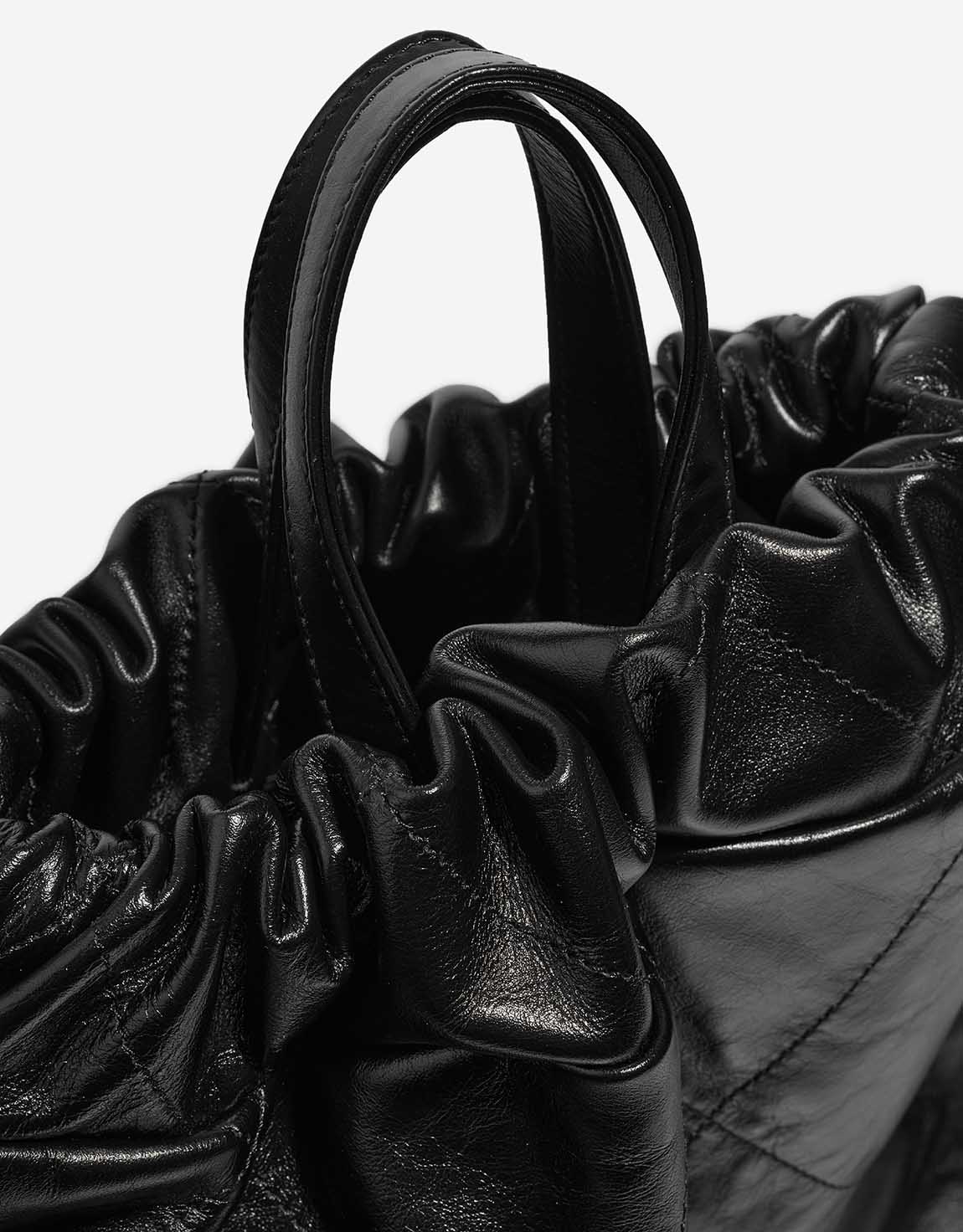 Chanel 22 Backpack Lamb Black Closing System | Sell your designer bag
