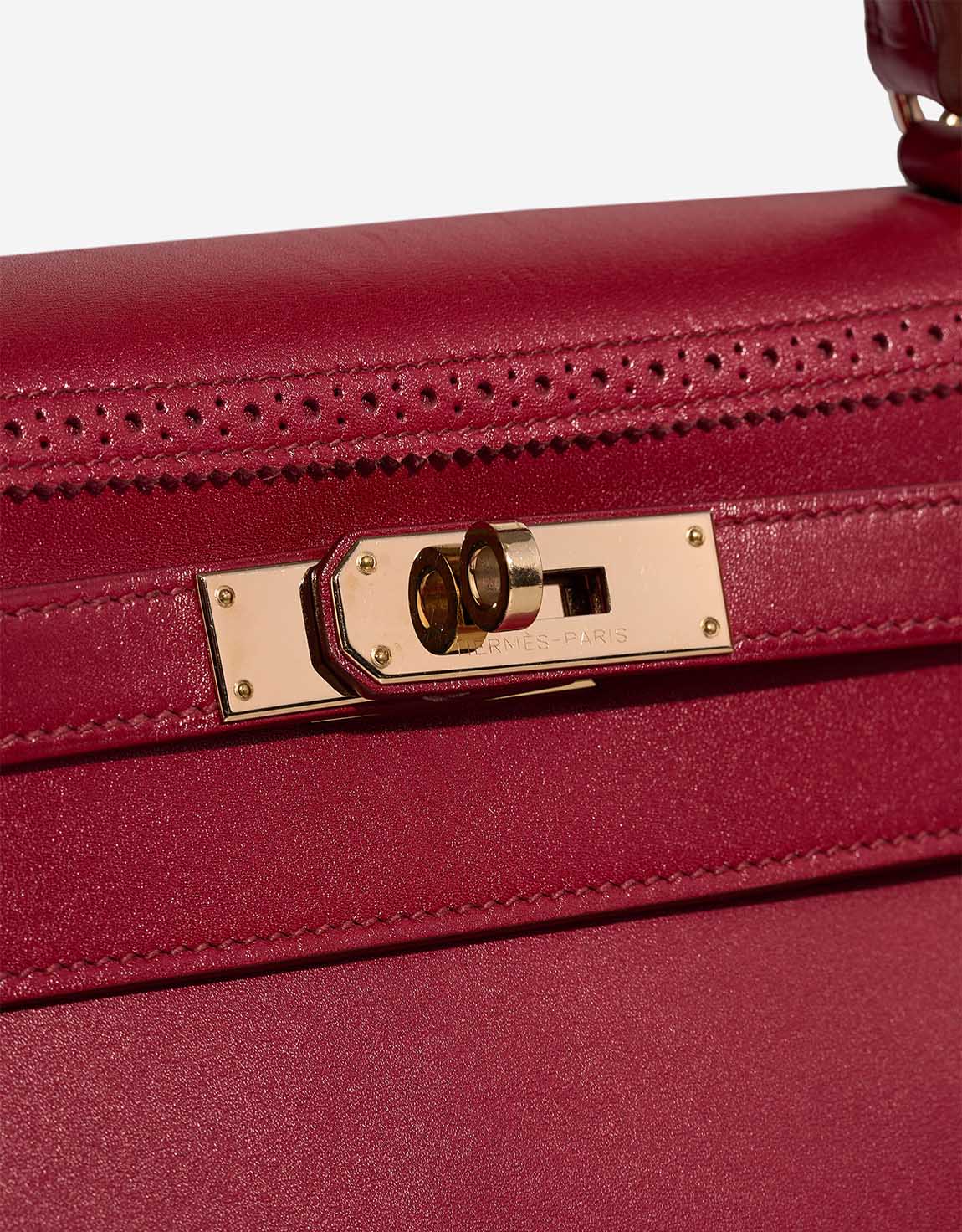 Hermès Kelly 32 Tadelakt Rouge H Closing System | Sell your designer bag