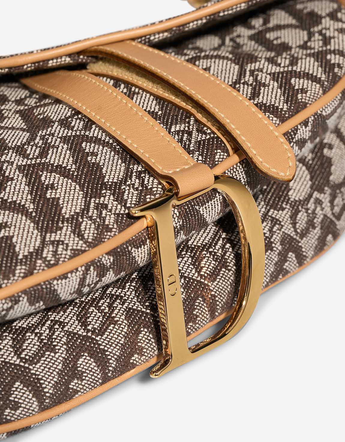 Dior Saddle Medium Fabric Light Brown Closing System | Sell your designer bag