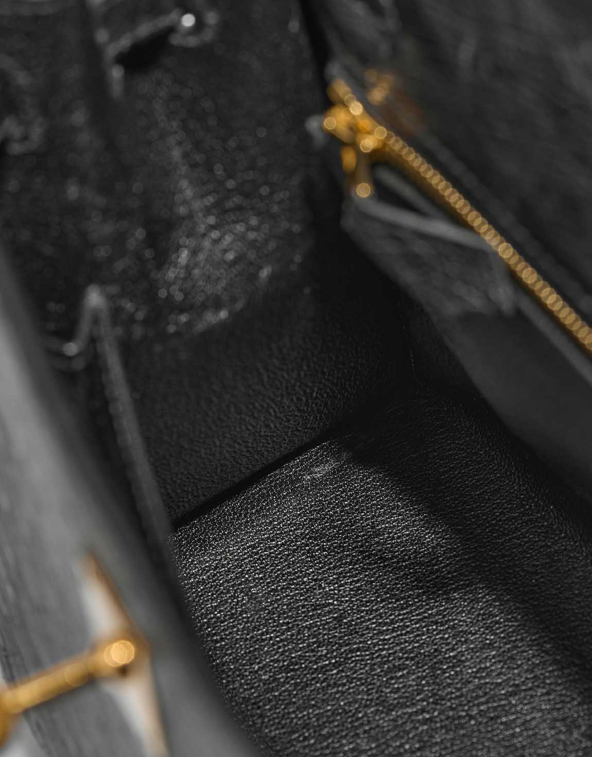 Hermès Kelly 25 Ostrich Black Signs of wear | Sell your designer bag
