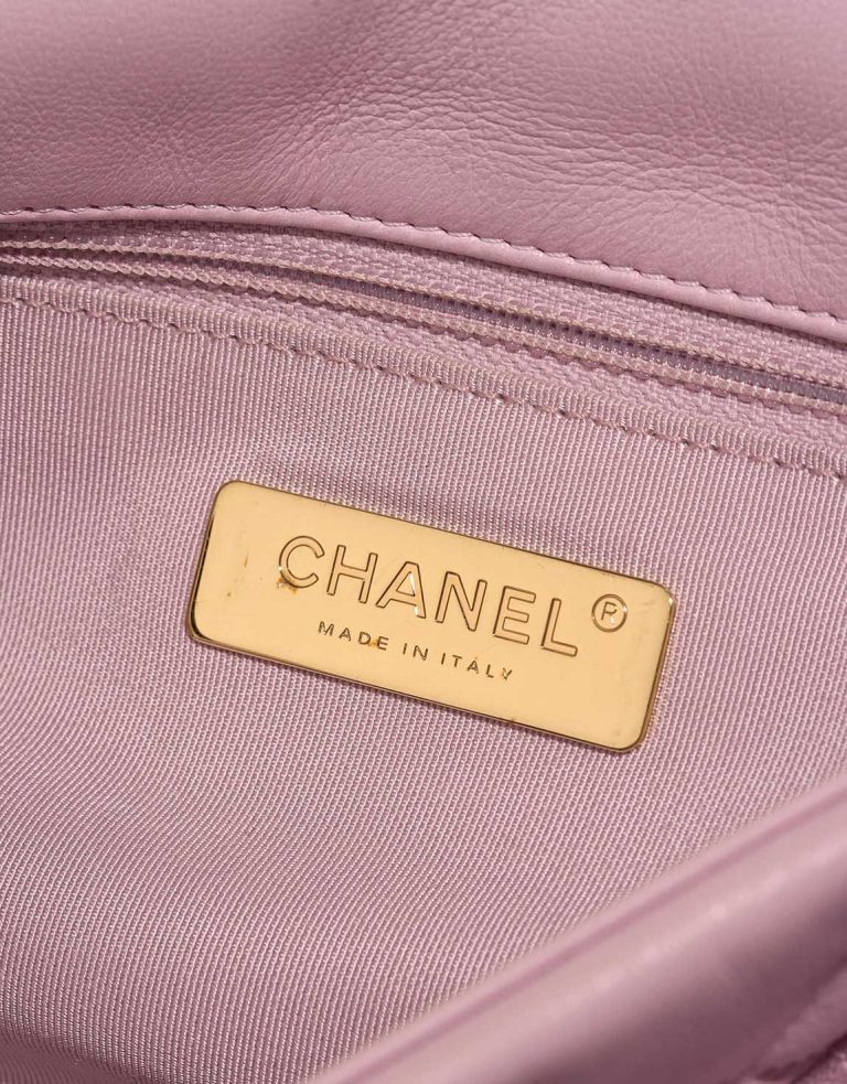 Chanel 19 Flap Bag Lammleder  Hellrosa Logo | Verkaufen Sie Ihre Designer-Tasche