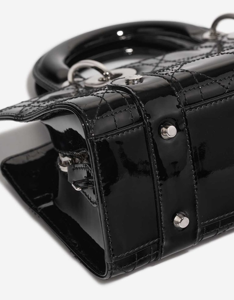 Dior Lady Medium Patent Black Signs of wear | Sell your designer bag