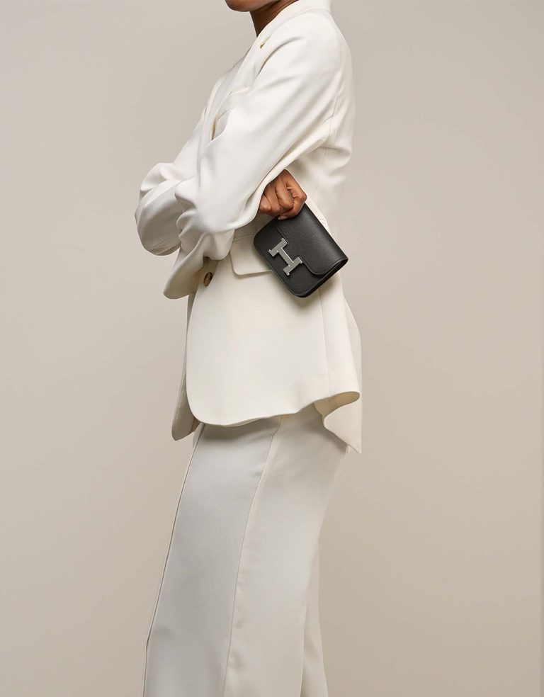 Hermès Constance Slim Wallet Epsom Schwarz Front | Verkaufen Sie Ihre Designer-Tasche