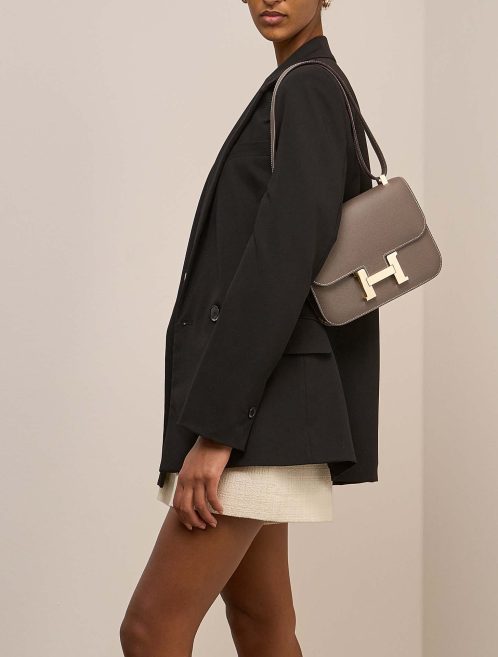 Hermès Constance 24 Epsom Étoupe on Model | Sell your designer bag