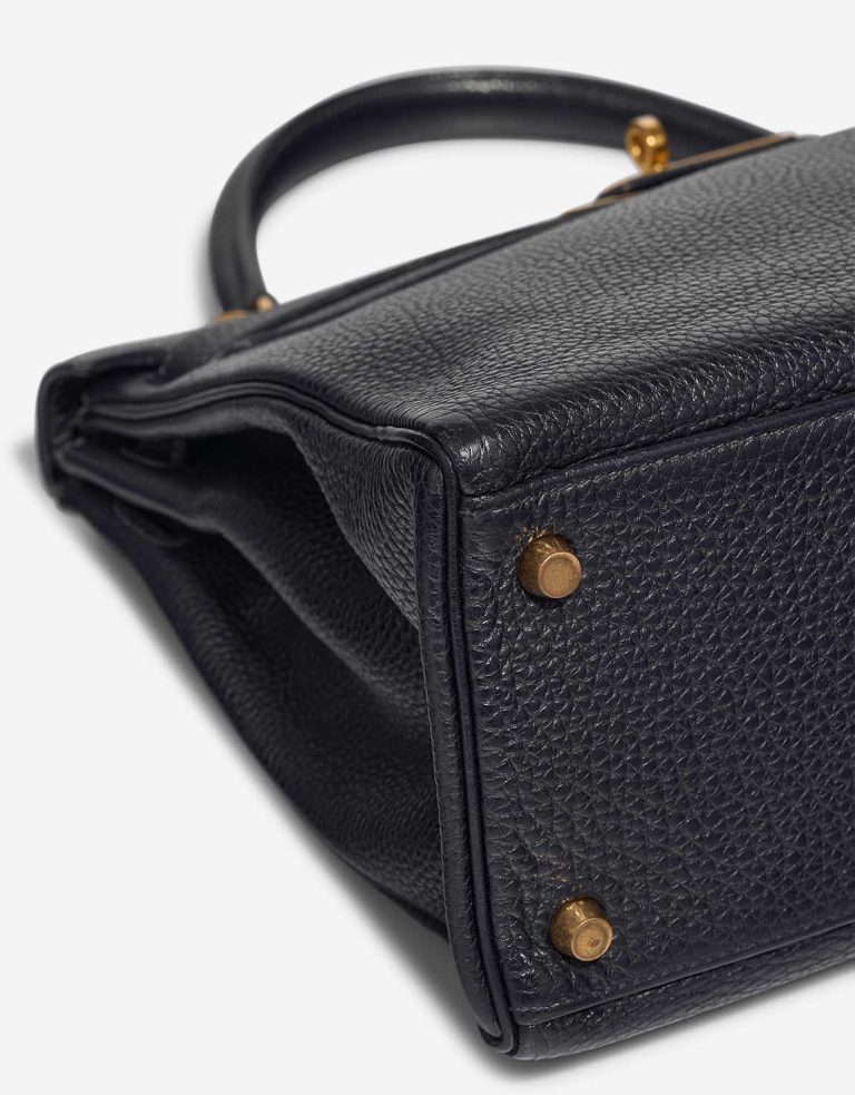 Hermès Kelly 32 Ardennes Bleu Marine Signs of wear | Sell your designer bag